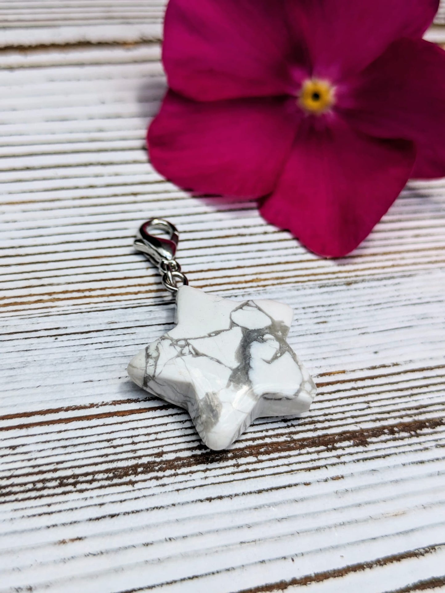 Charm de cristal de estrella de magnesita
