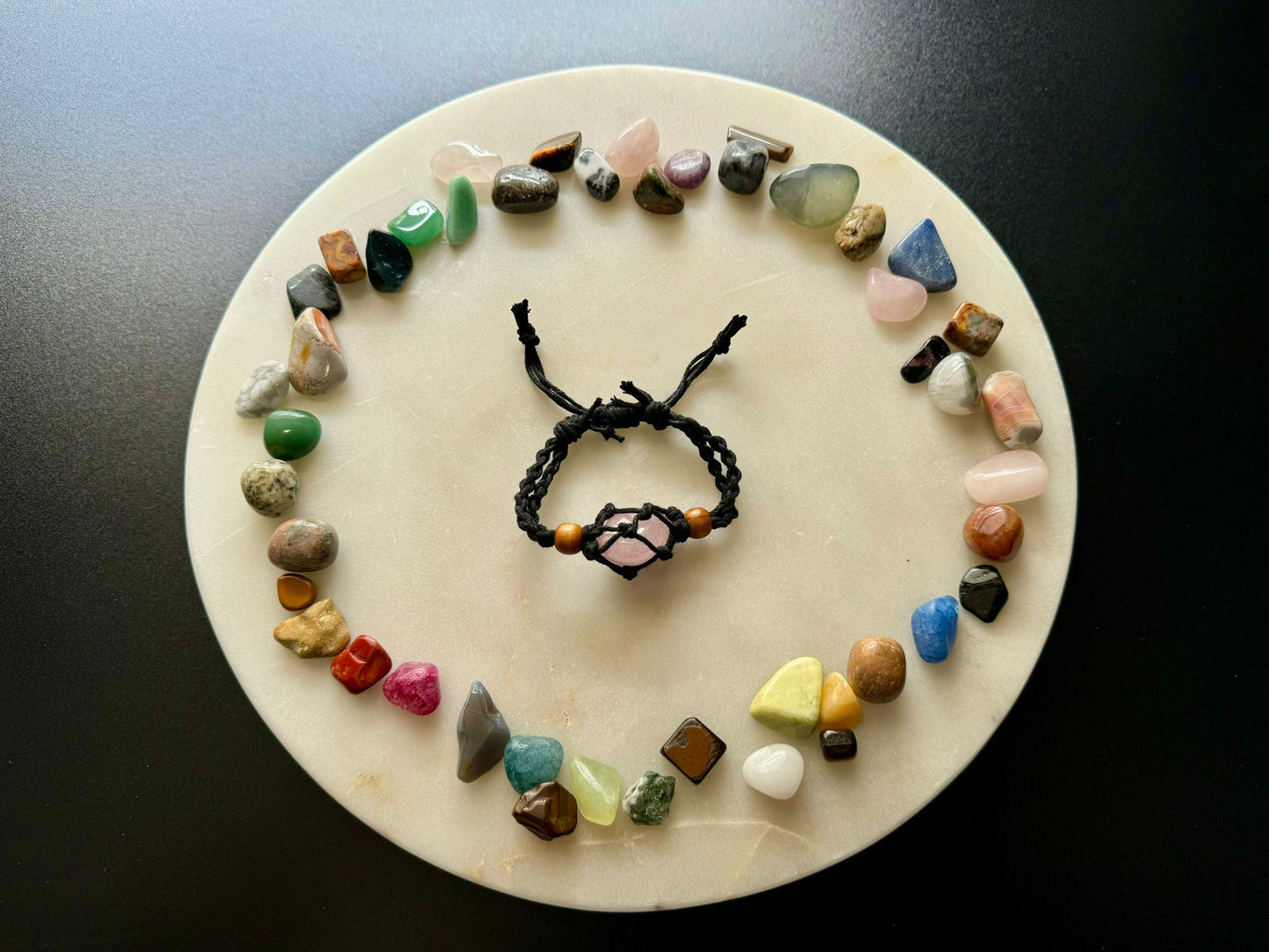 Pulsera de cuerda de cuarzo rosa