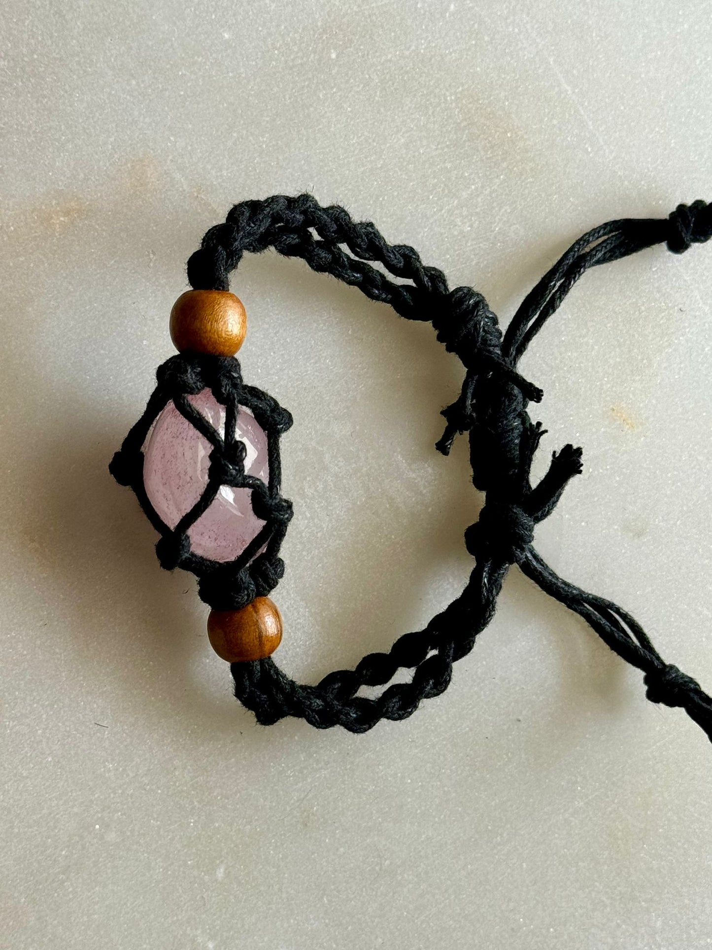 Pulsera de cuerda de cuarzo rosa