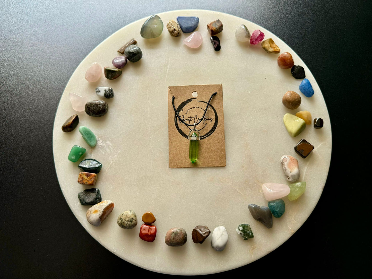 Verde | Collar con colgante de cristal hexagonal