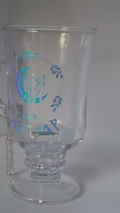 Trampa de hadas | Taza de cristal con dije de cristal.